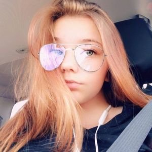 Meet your Posher, Karisa